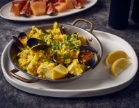 WhiteNarrowPresentationPlate